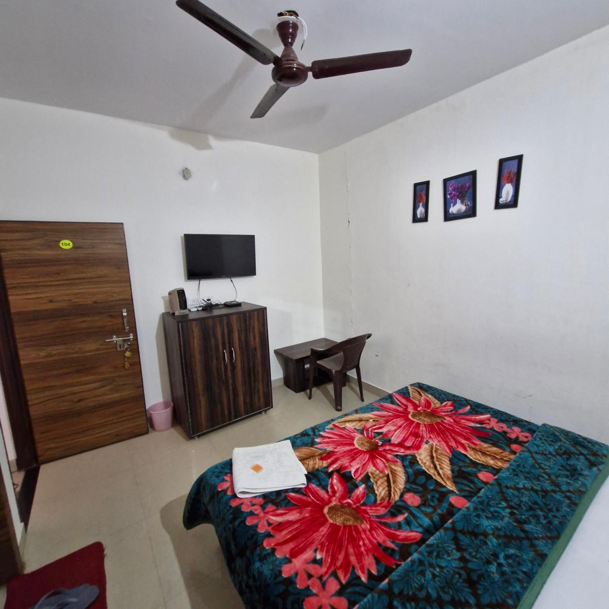 Saatvik Homestay Katra  Room photo