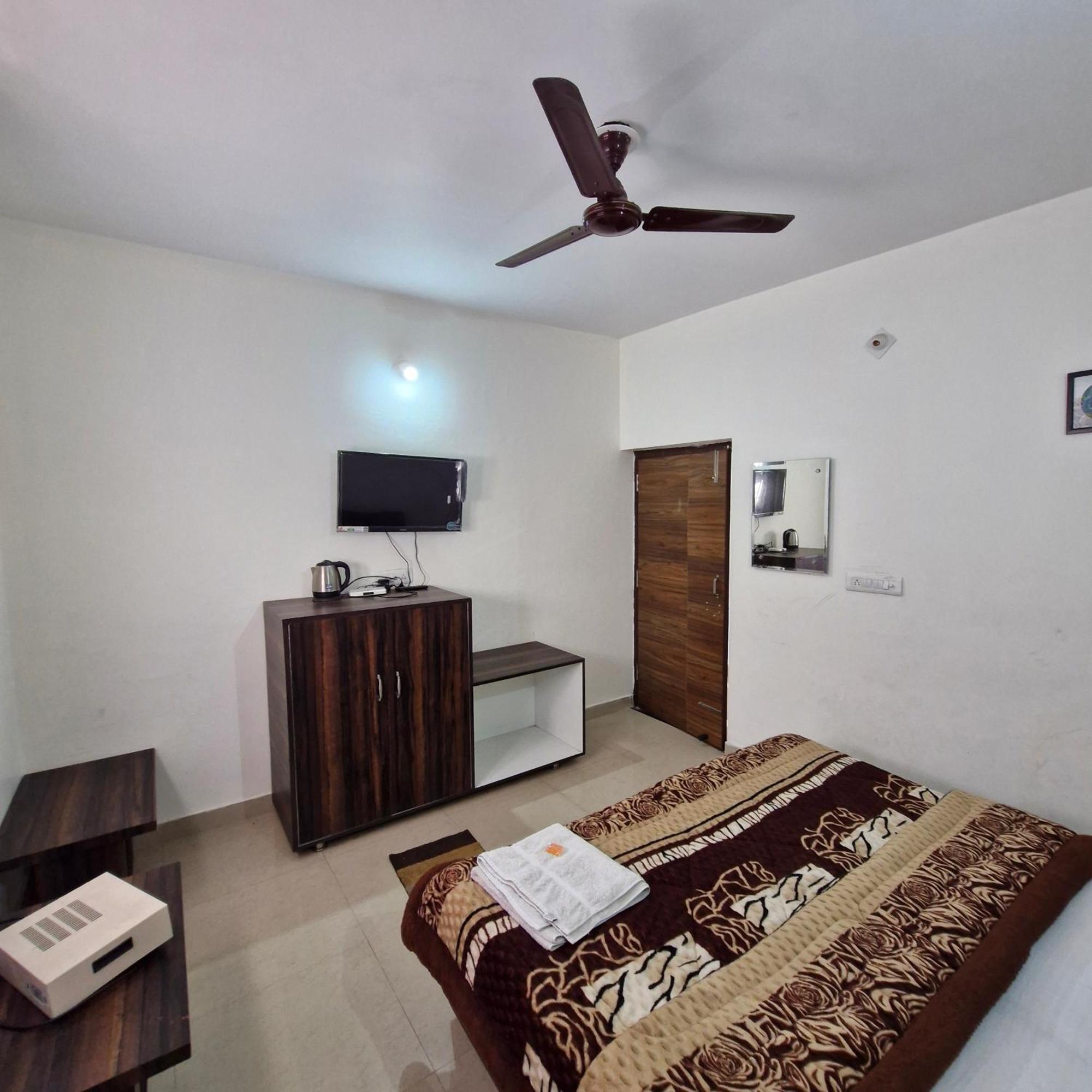 Saatvik Homestay Katra  Exterior photo